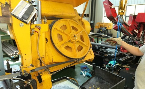 南城街道金属带锯床的日常使用和保养注意事项！