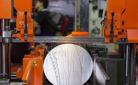 南城街道立式金属带锯床切削出现跑带故障解决方法! 南城街道立式金属带锯床切削出现跑带故障解决方法!